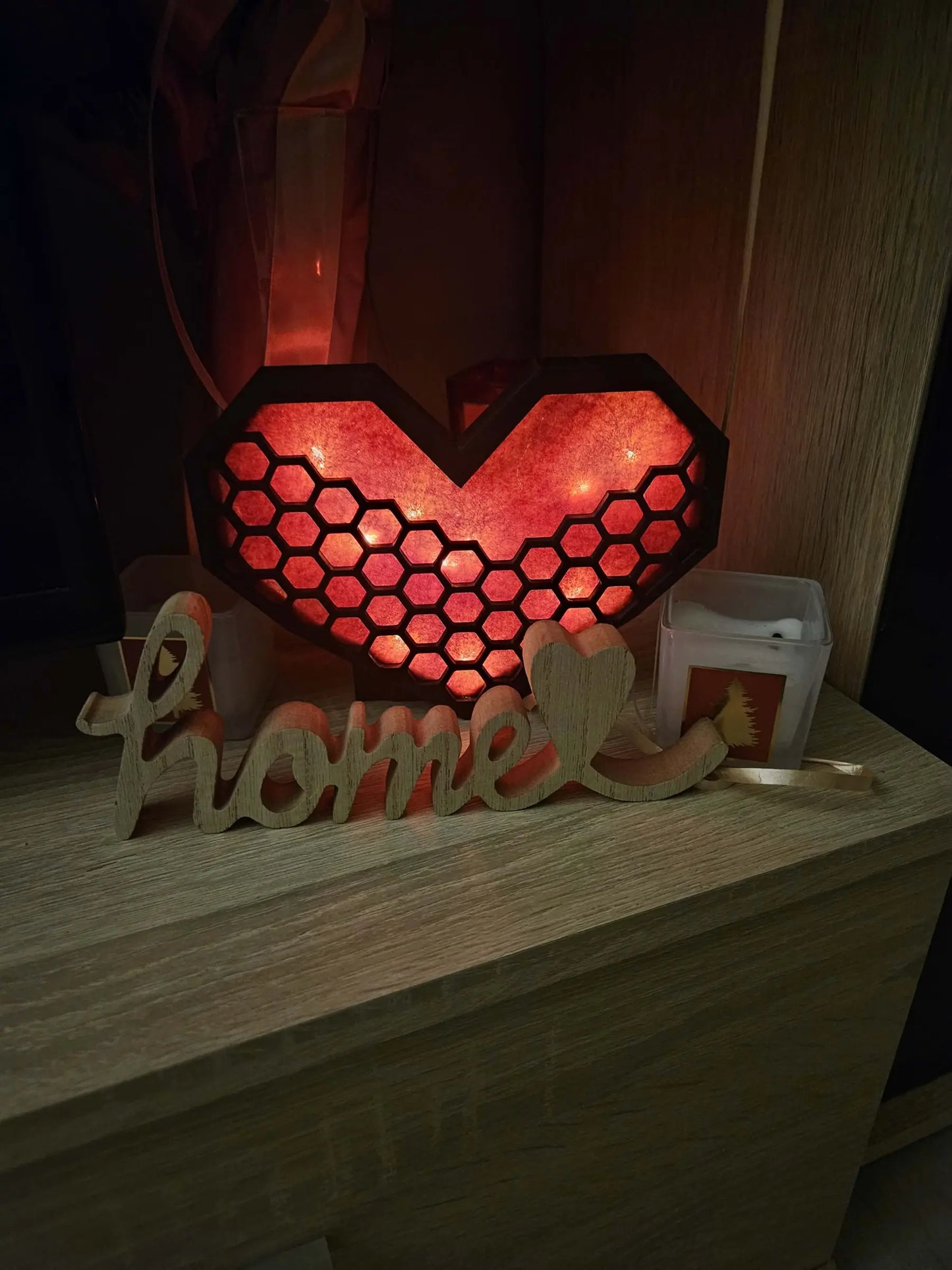 3D LED heart lamp with a geometric honeycomb pattern - modern interior decoration
