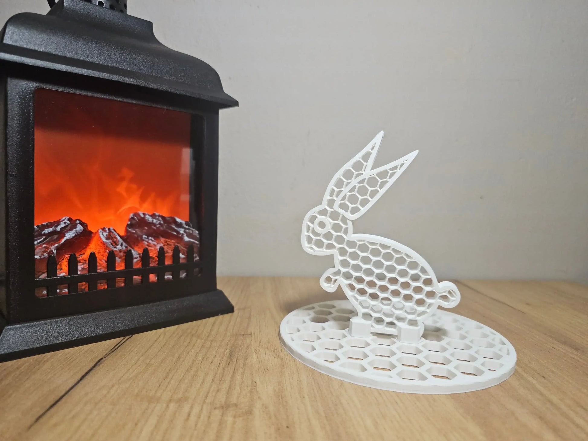 Królik 3D - dekoracja S z podstawą | nowoczesny design loft Uniikki CraftStudio