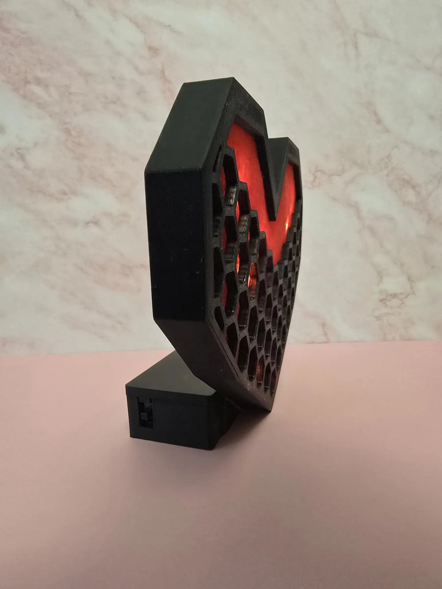 3D LED heart lamp with a geometric honeycomb pattern - modern interior decoration