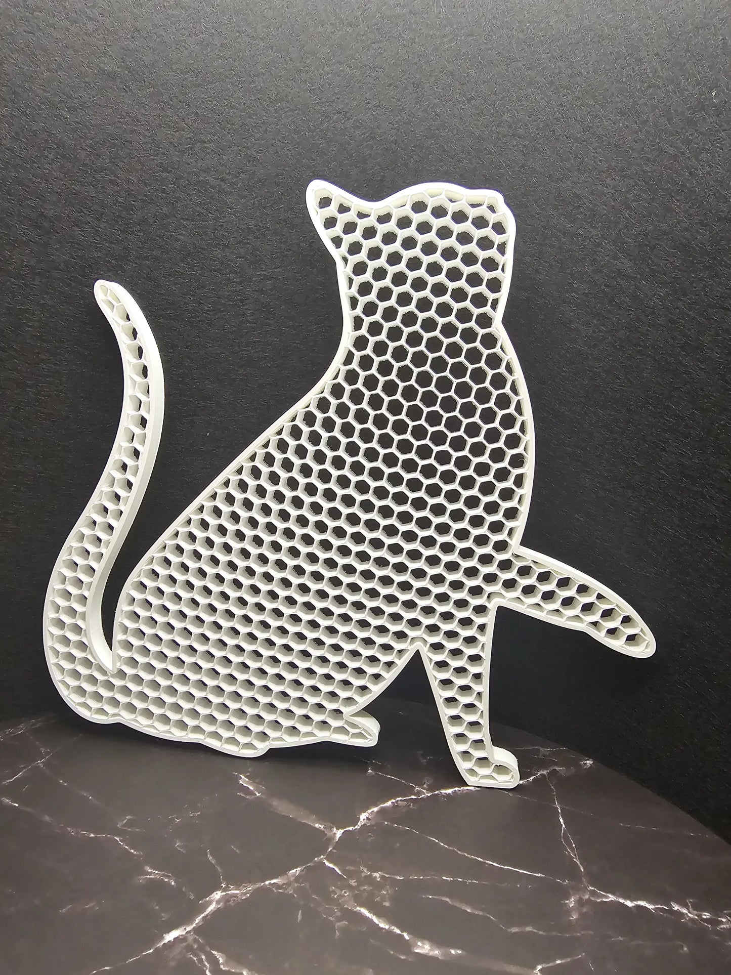 Kot 3D XL łapa w górze z podstawą - nowoczesna dekoracja loft i minimalizm