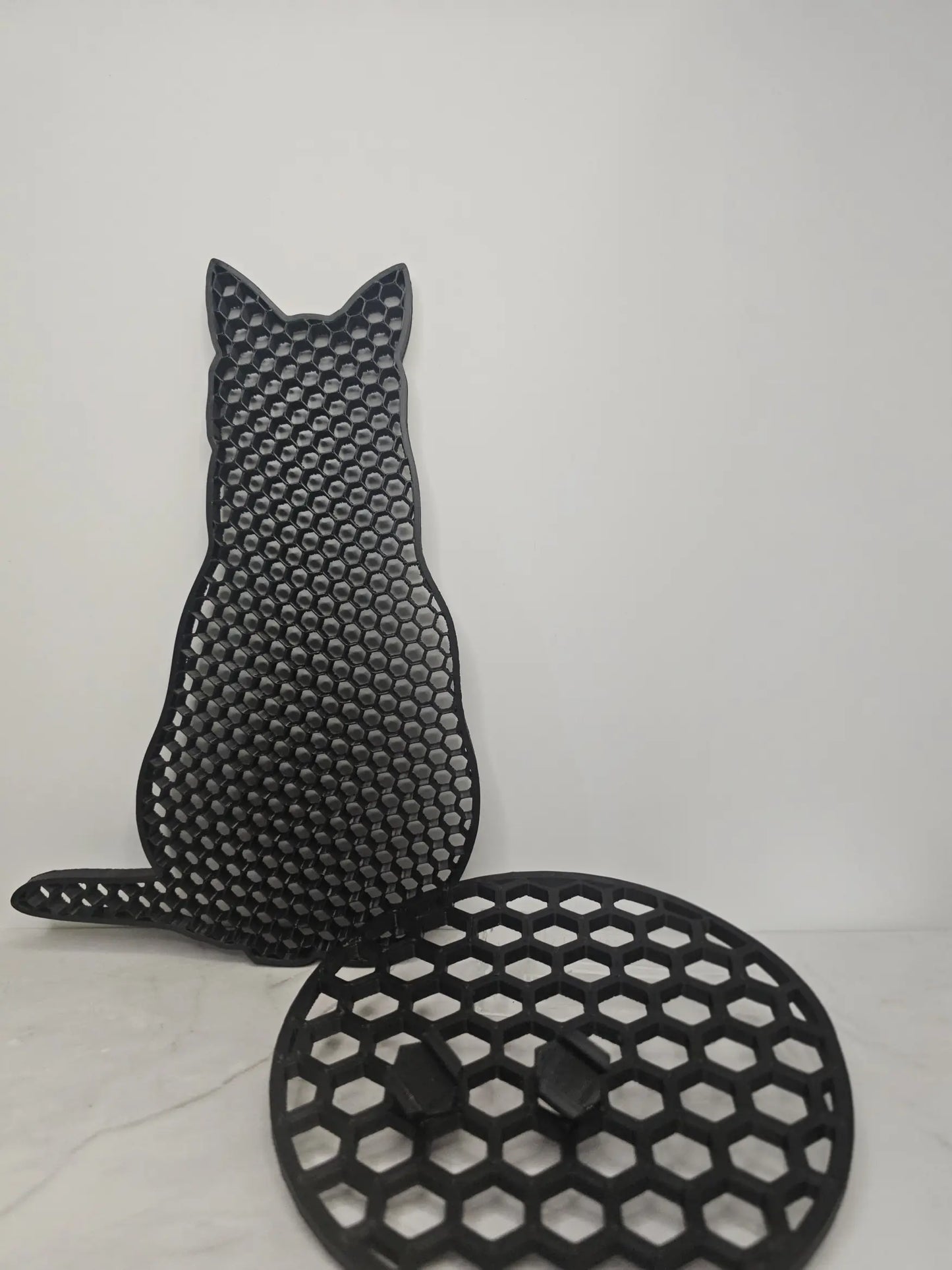 3D XL Cat with Base - Modern Loft Decoration and Minimalism